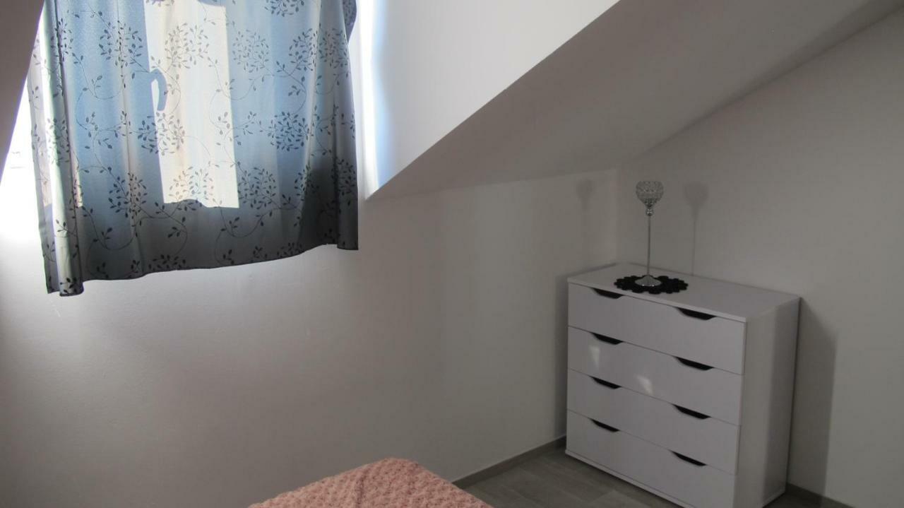 Guesthouse Ruza Sobra Apartments In The Attic Of The House Eksteriør billede